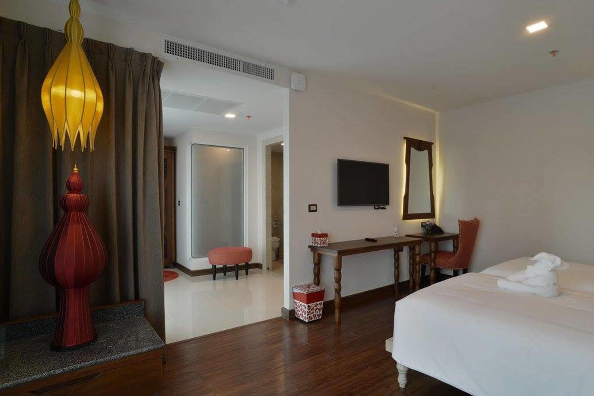 Baisirimaya Hotel Chiang Mai Buitenkant foto